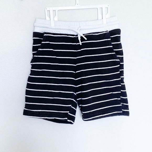 3 for $25 / CARTER’S TANK TOP SHORTS BOYS LOT SZ 6 - Picture 3 of 3